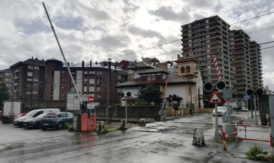 Vías del tren en Torrelavega. R.A.