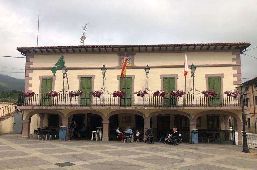 Edificio de la antigua sede de la Junta Vecinal de Otañés, en Castro Urdiales.