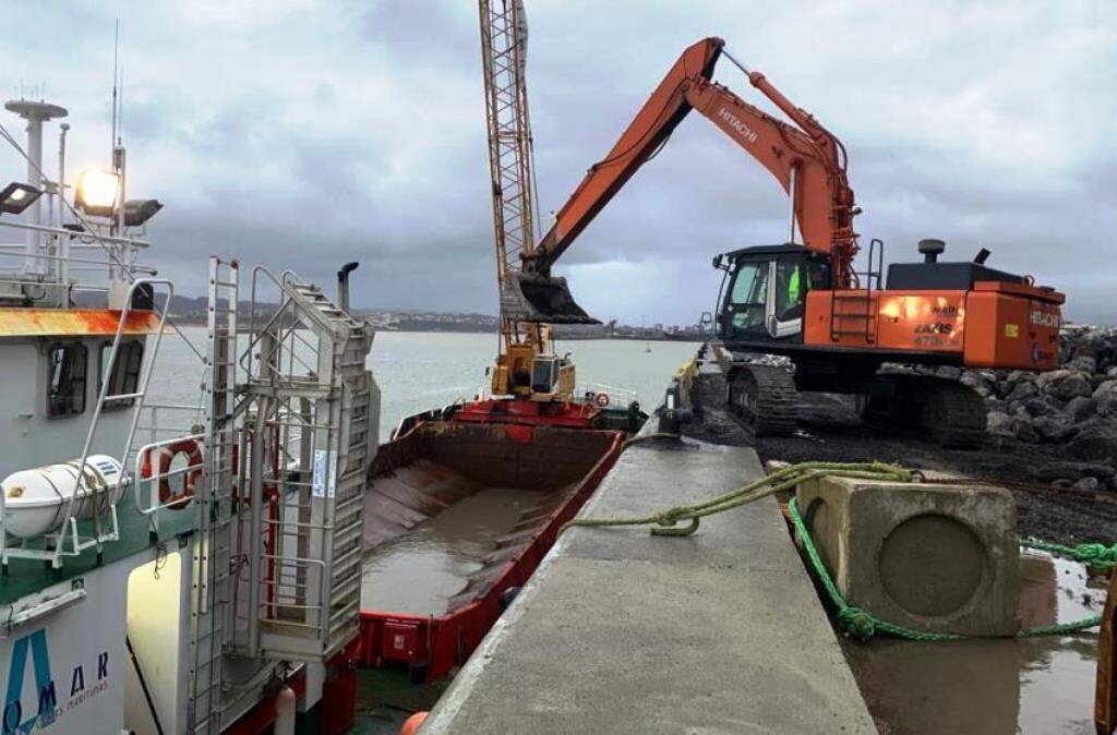 Vista de las obras de prolongación en el puerto de Bilbao.