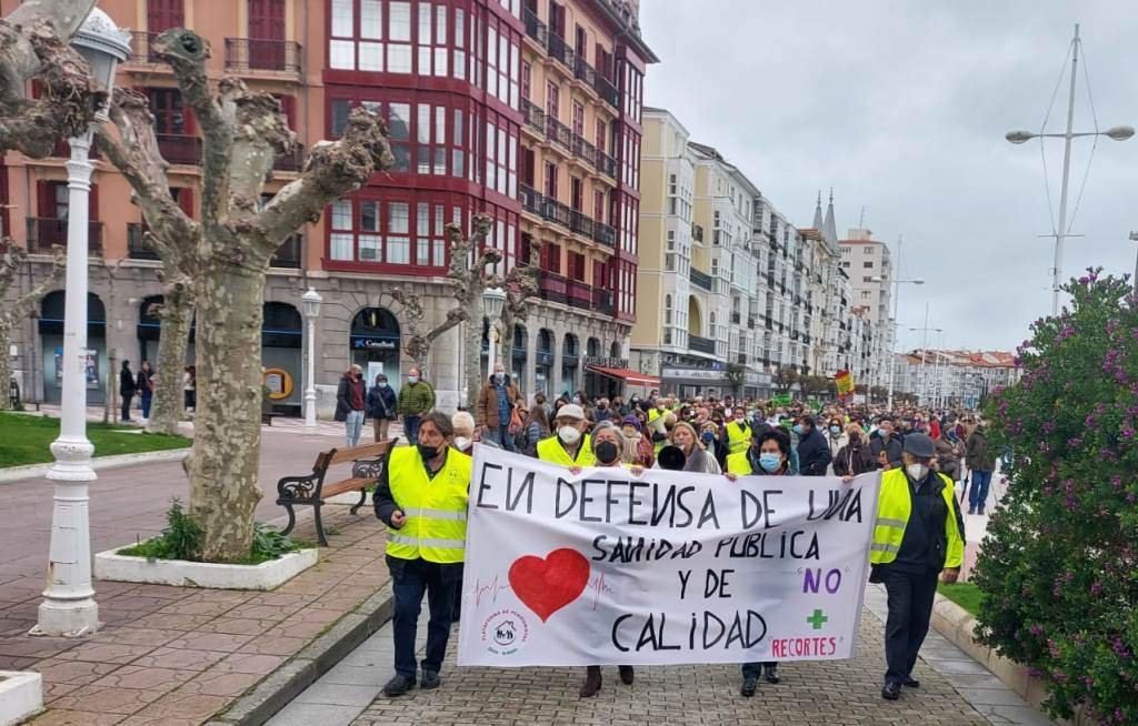 Manifestantes en Castro Urdiales.