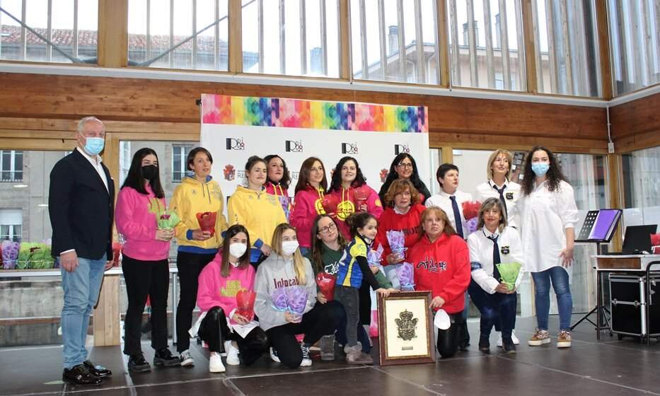 Homenaje a las mujeres peñistas en Reinosa.