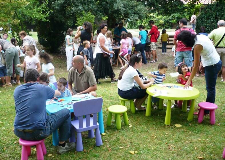 Talleres en el jardín del Palacio de Albaicín. R.A.