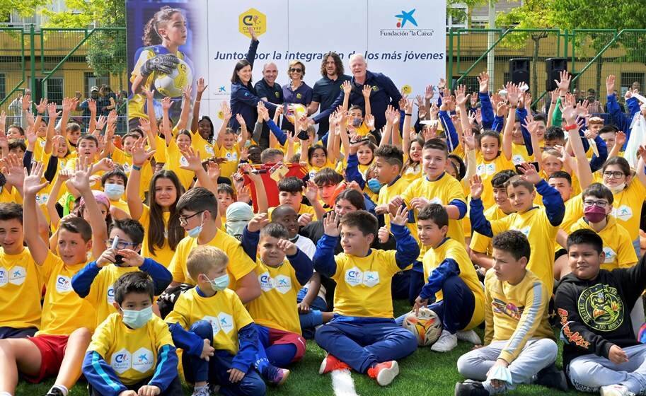 Inauguración del Cruyff Court en el Barrio pesquero, en Santander.