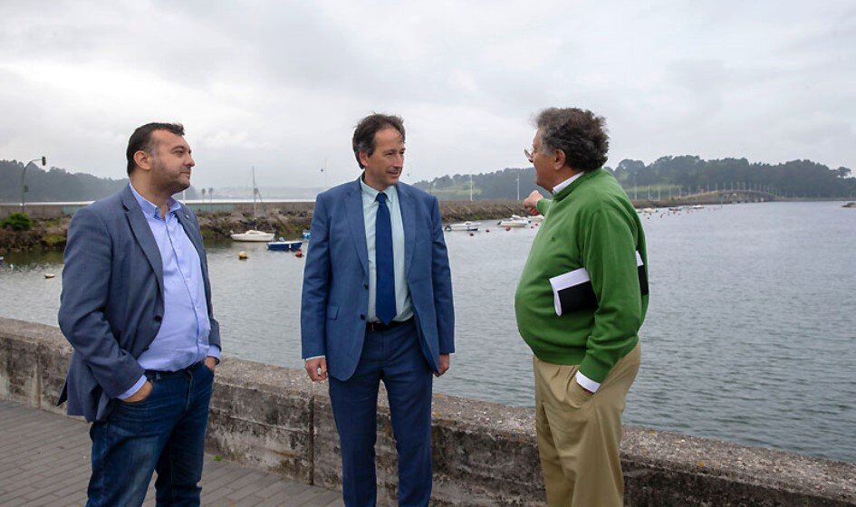 Las autoridades políticas visitaron el puente.