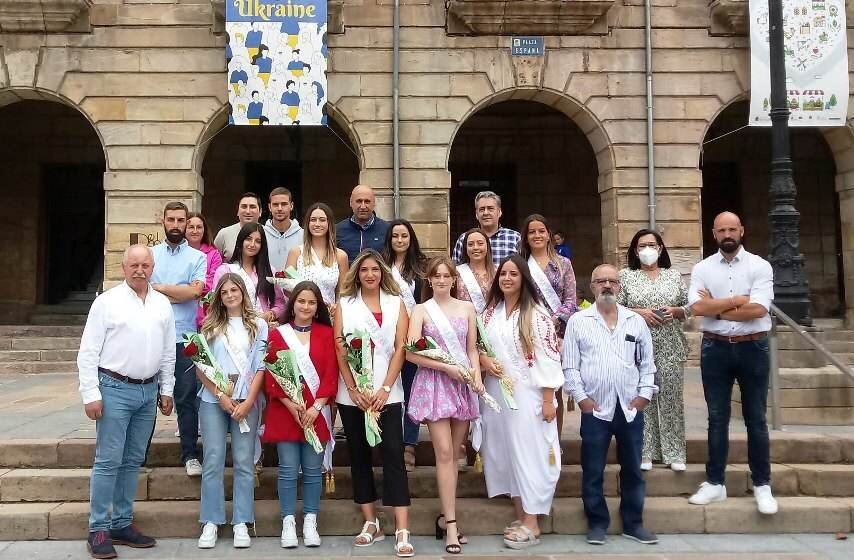 Reina y Damas de las fiestas de San Mateo en Reinosa.