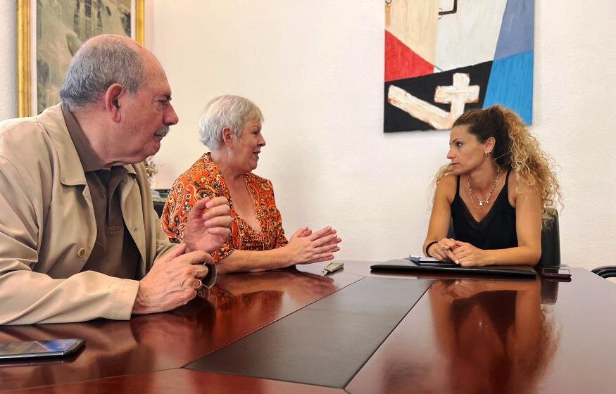 Encuentro entre Blanca Rosa Gómez y Ainoa Quiñones.