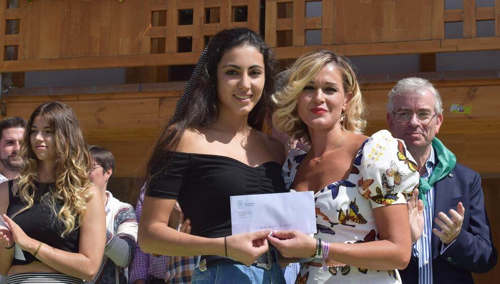 Entrega de premios del Concurso del Cartel Anunciador de las Fiestas de la Virgen de Valencia, en Piélagos.