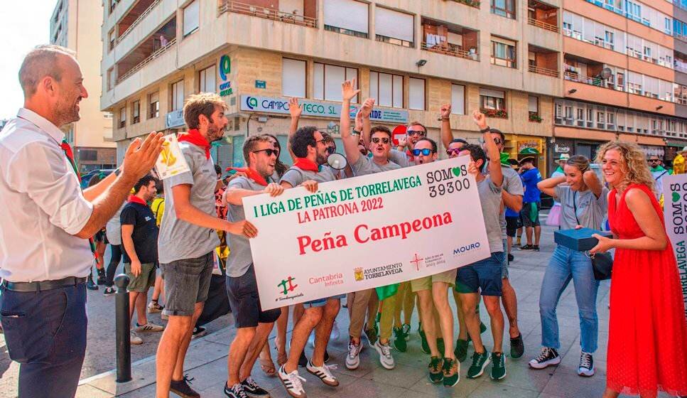 Peña Los Patroners, vencedores en Torrelavega.