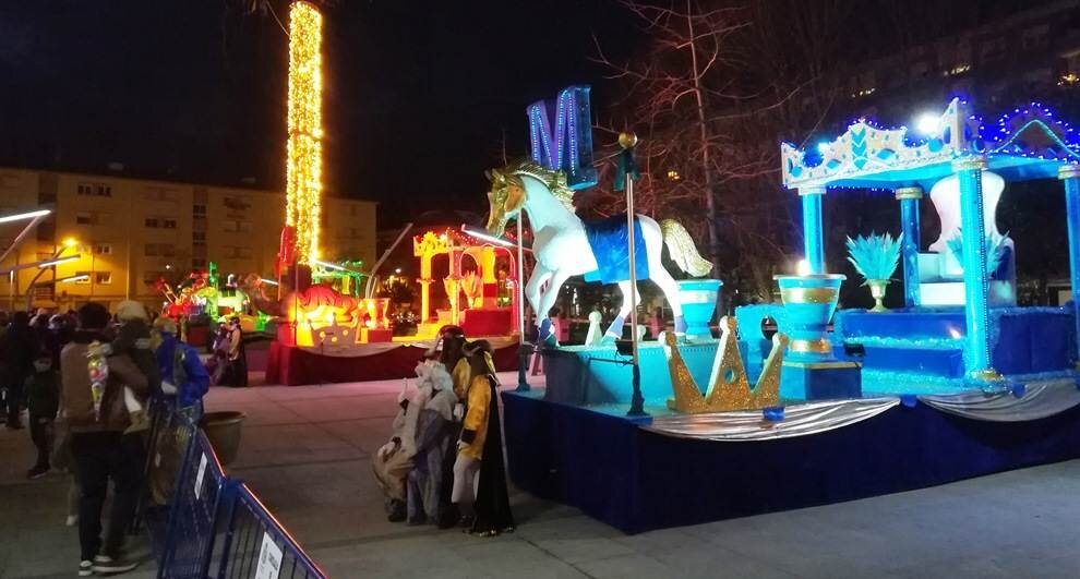 Carrozas de la Cabalgata de Reyes en Santoña. R.A.