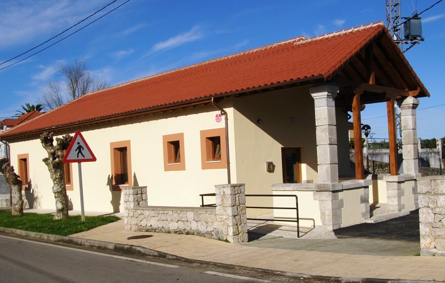 Consultorio médico en Ribamontán al Monte. R.A.