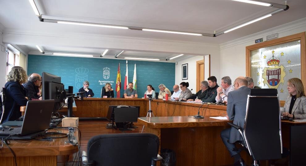 Pleno municipal en Piélagos con los concejales.