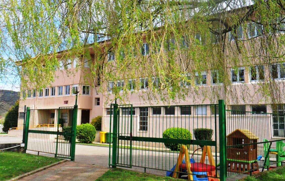 Colegio Trasmiera en Hoz de Anero, en Ribamontán al Monte.