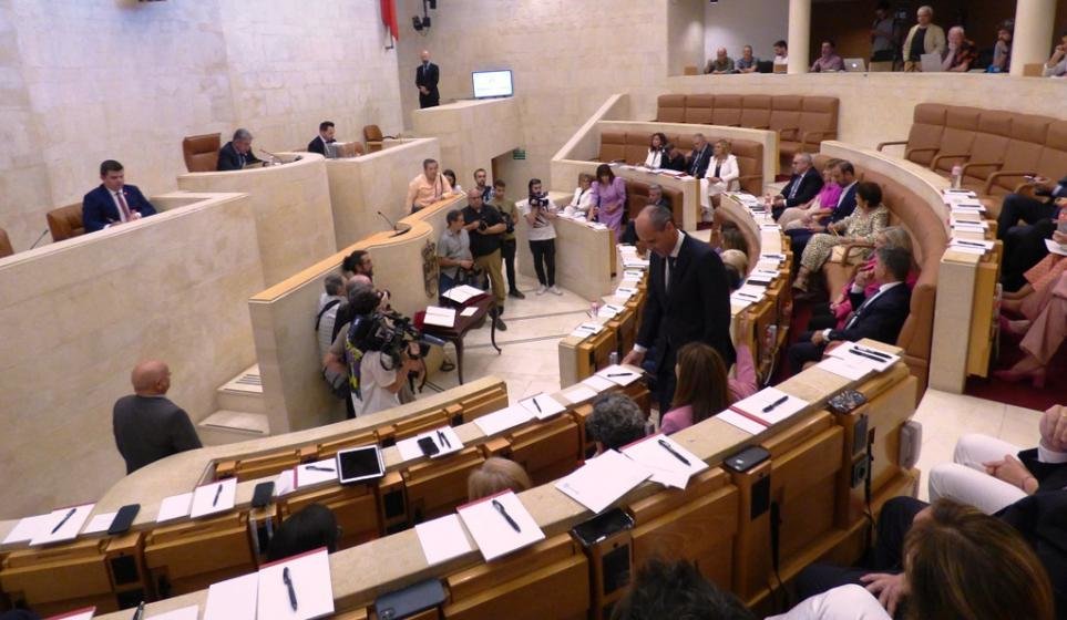 Pleno del Parlamento de Cantabria. R.A.