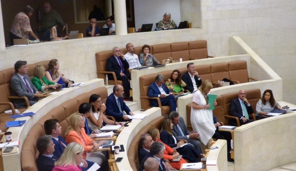 El Pleno del Parlamento de Cantabria. R.A.