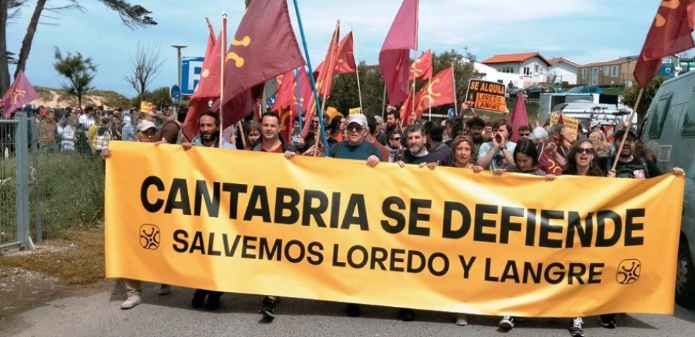 Manifestación en mayo entre Loredo y Langre, convocada por Cantabristas. R.A.