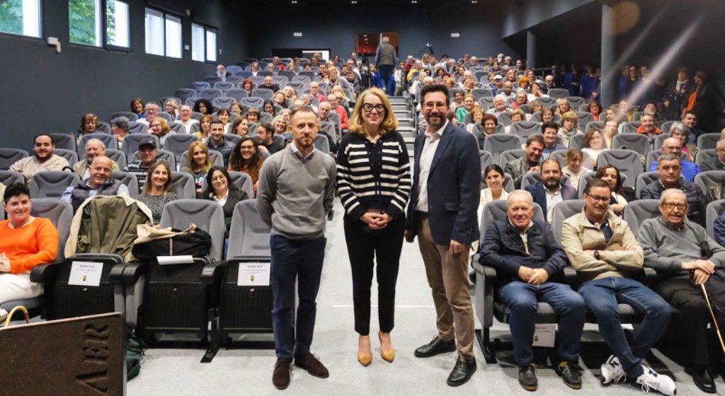 Acto de inauguración del cine teatro en la Casa de Cultura.