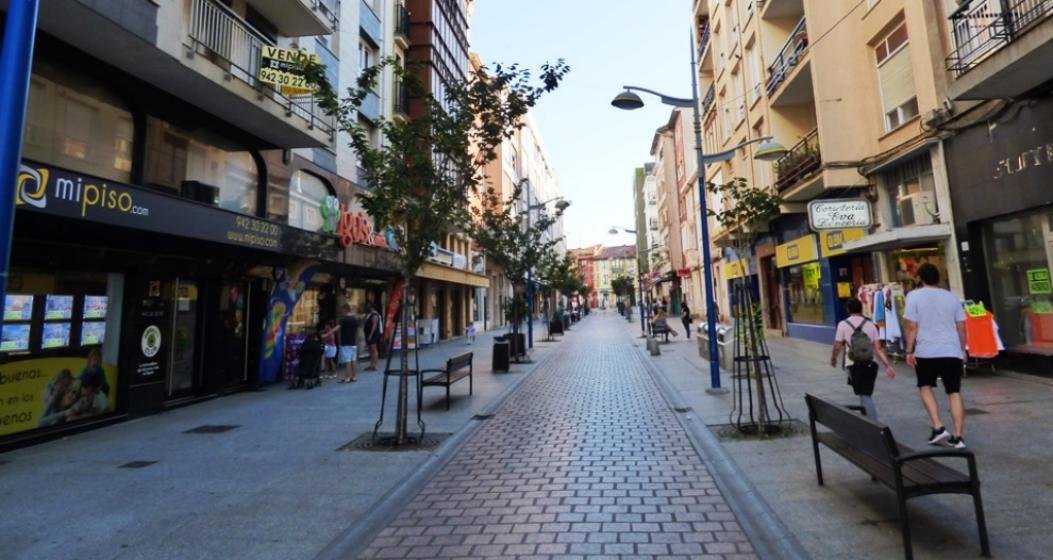 Calle Cervantes en Santoña. R.A.