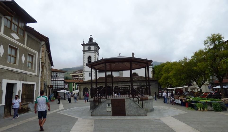 Plaza de los Duques de la Victoria- R. A.