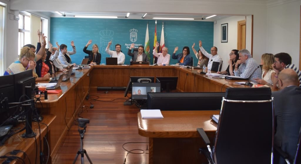 Concejales en el Pleno de Piélagos.