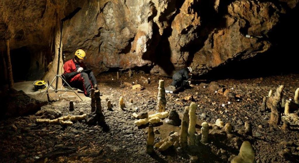 Interior de la cueva de La Garma en Ribamontán al Monte.