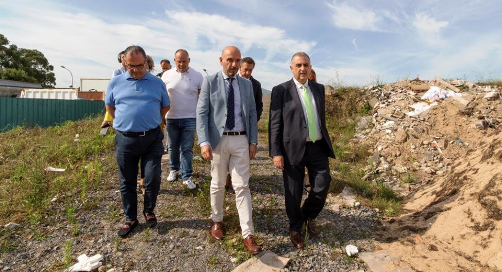 Terreno del futuro punto limpio de Laredo.