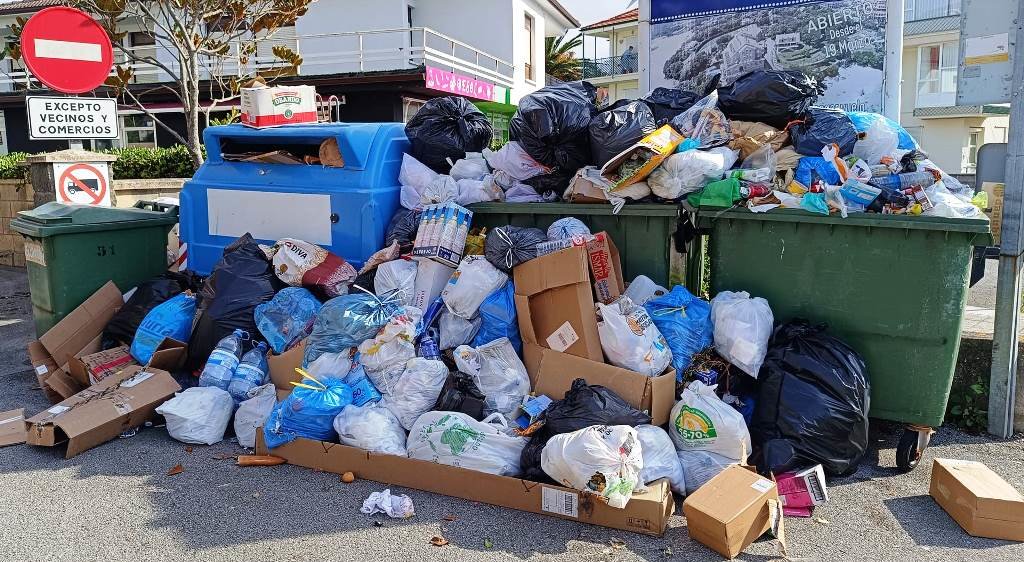 La huelga de recogida de basura afectó a varios municipios. Facebook