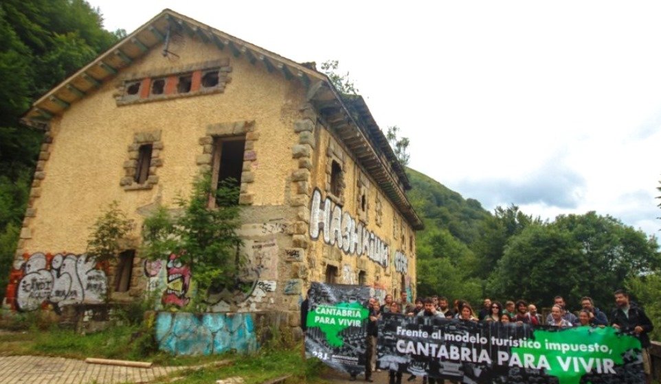 Participante en la protesta en Vega de Pas.