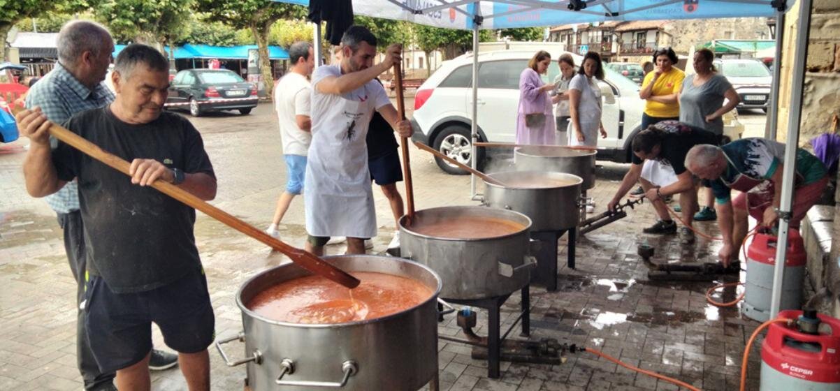 El marmite se cocinó en cuatro ollas. R.A.