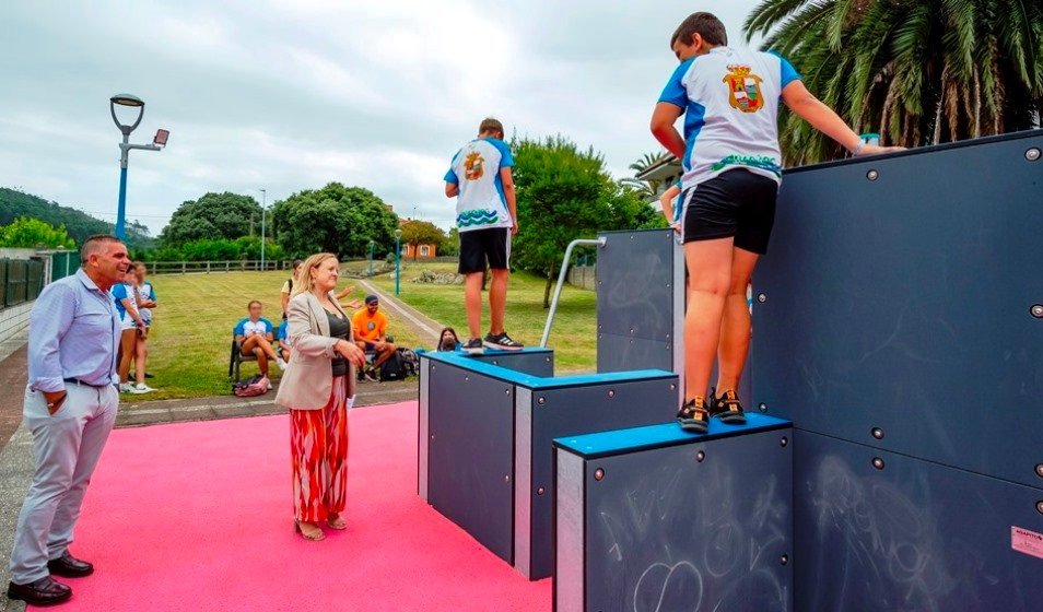 Obras de la nueva instalación deportiva en Argoños.

La consejera de Presidencia, Justicia, Seguridad y Simplificación Administrativa, Isabel Urrutia, inaugura la nueva pista de parkour.