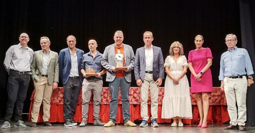 Un momento del fallo del Certamen Literario en Santoña.