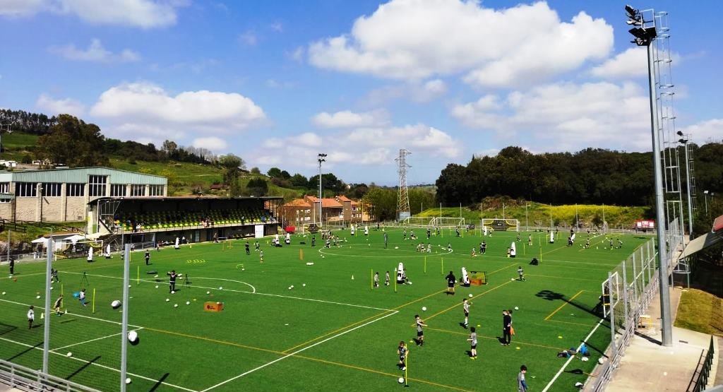 Campo de fútbol de hierba artificial de La Concha, en Villaescusa.