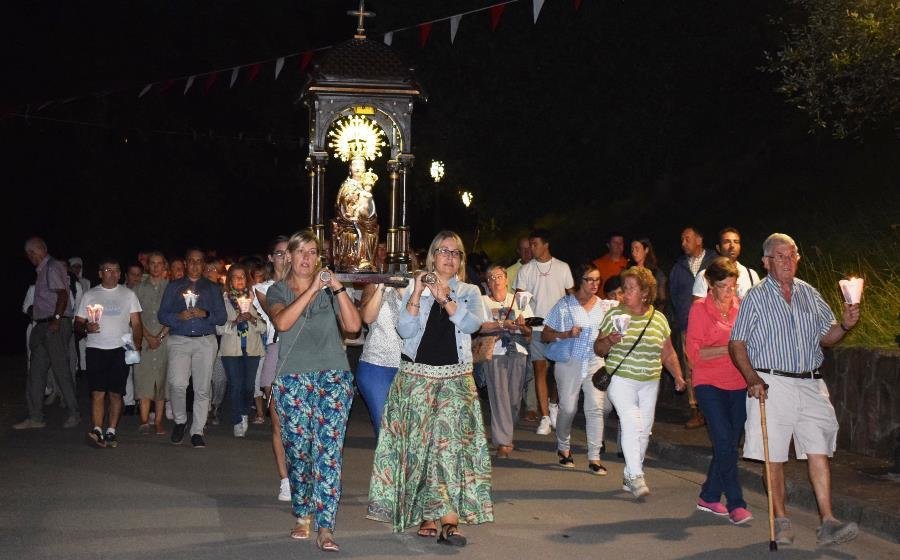 Procesión de la luz en Piélagos.