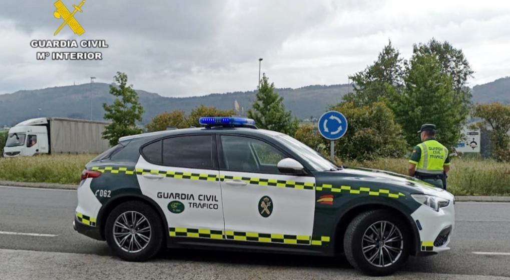 Vigilancia de trafico de la Guardia Civil.