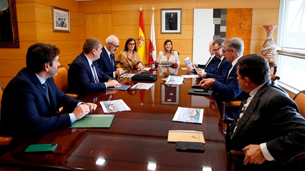 Reunión entre los implicados en el Puerto de Santander.