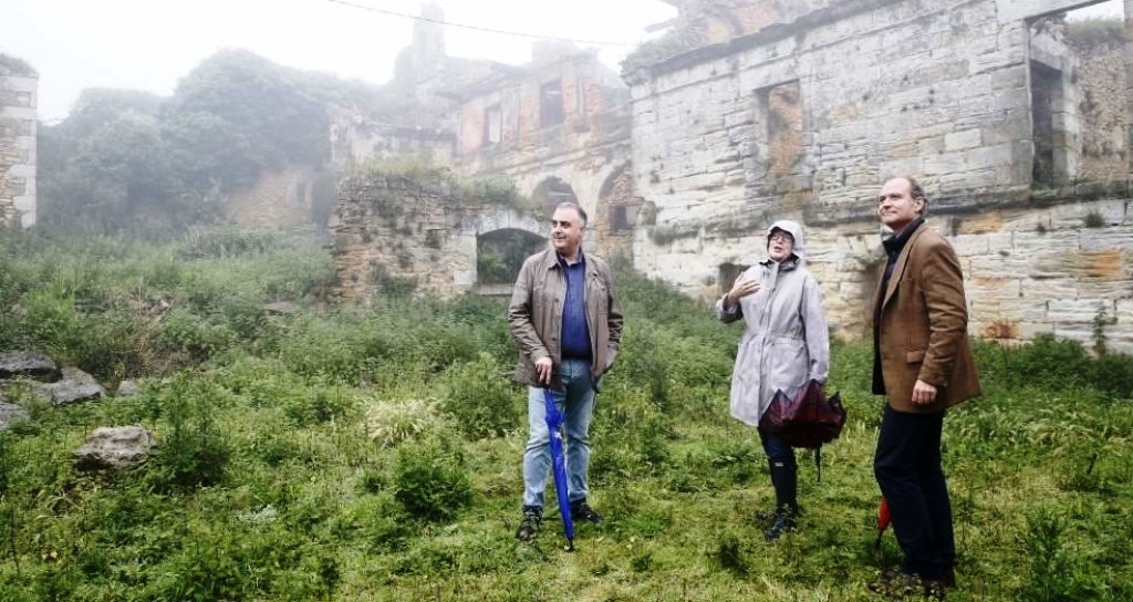 Estado en ruinas del Palacio.