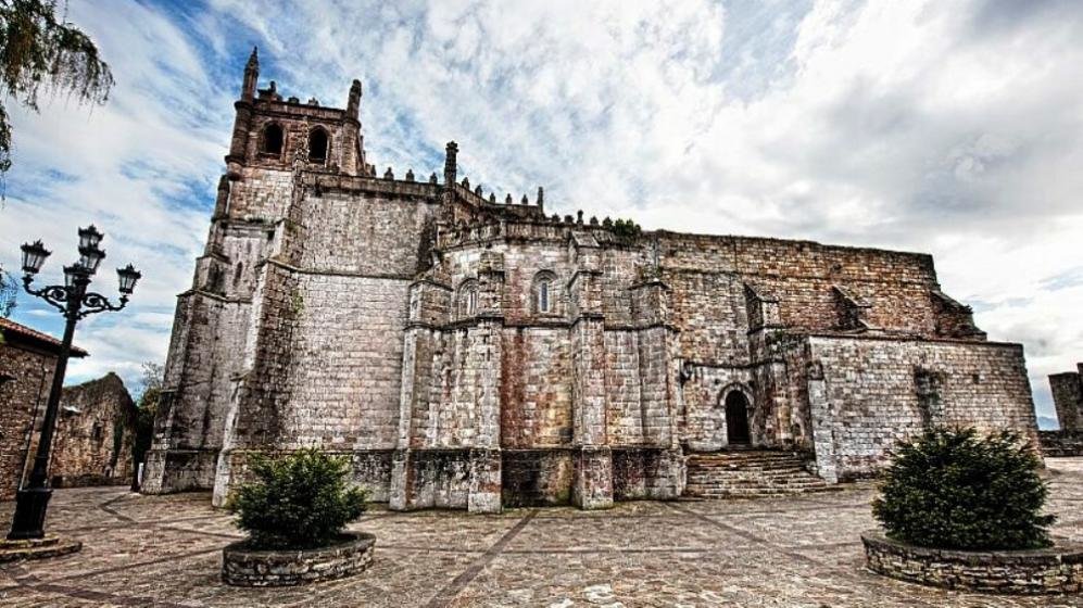 Iglesia de San Vicente de la Barquera.