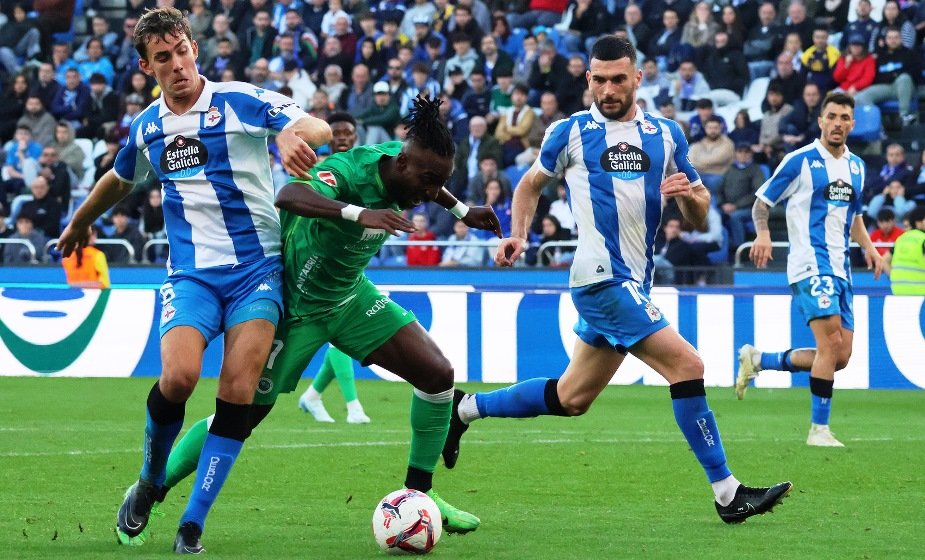 El Racing marcó los goles en la primera parte.