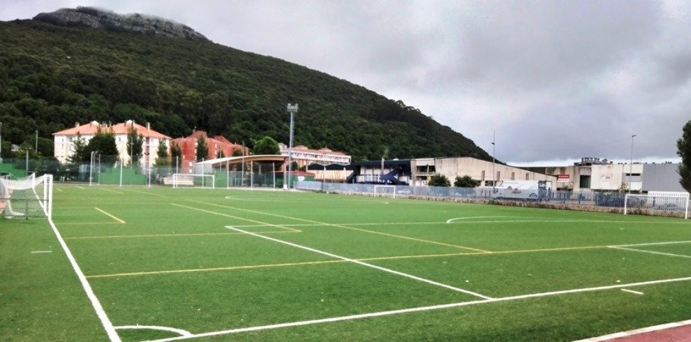 Campo de fútbol de Santoña. R.A.