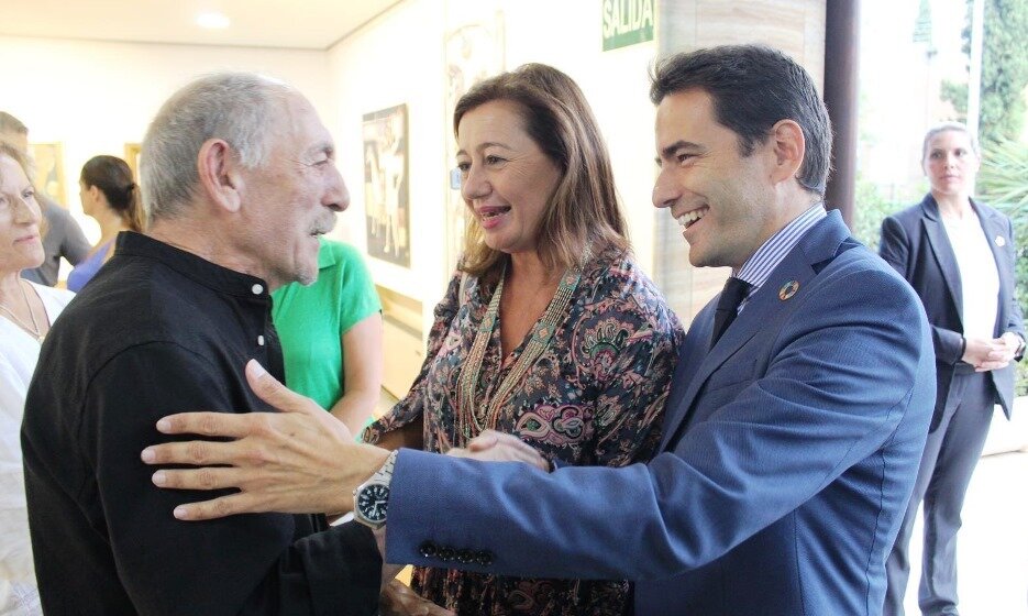 Roberto Orallo, a la izquierda, Francina Armengol y Pedro Casares.