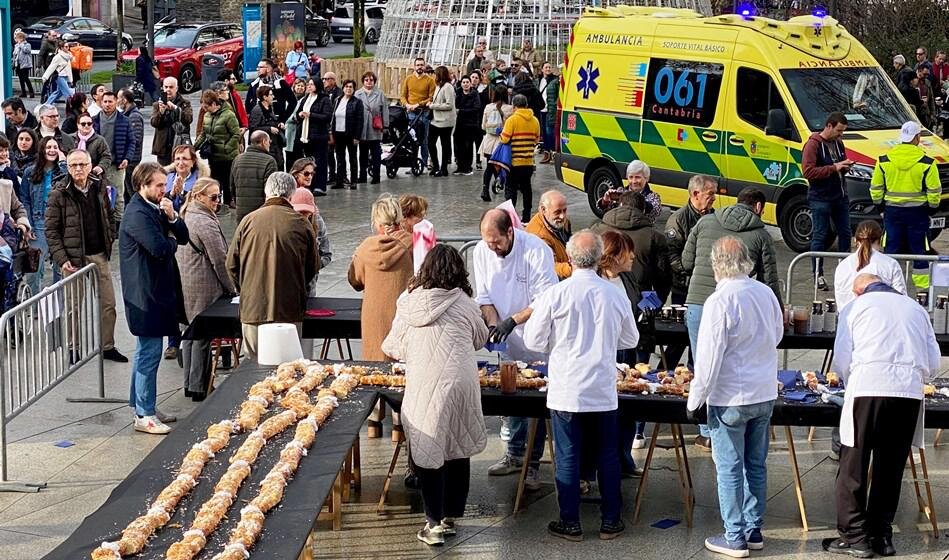 Reparto del Roscón de Reyes en Santander.