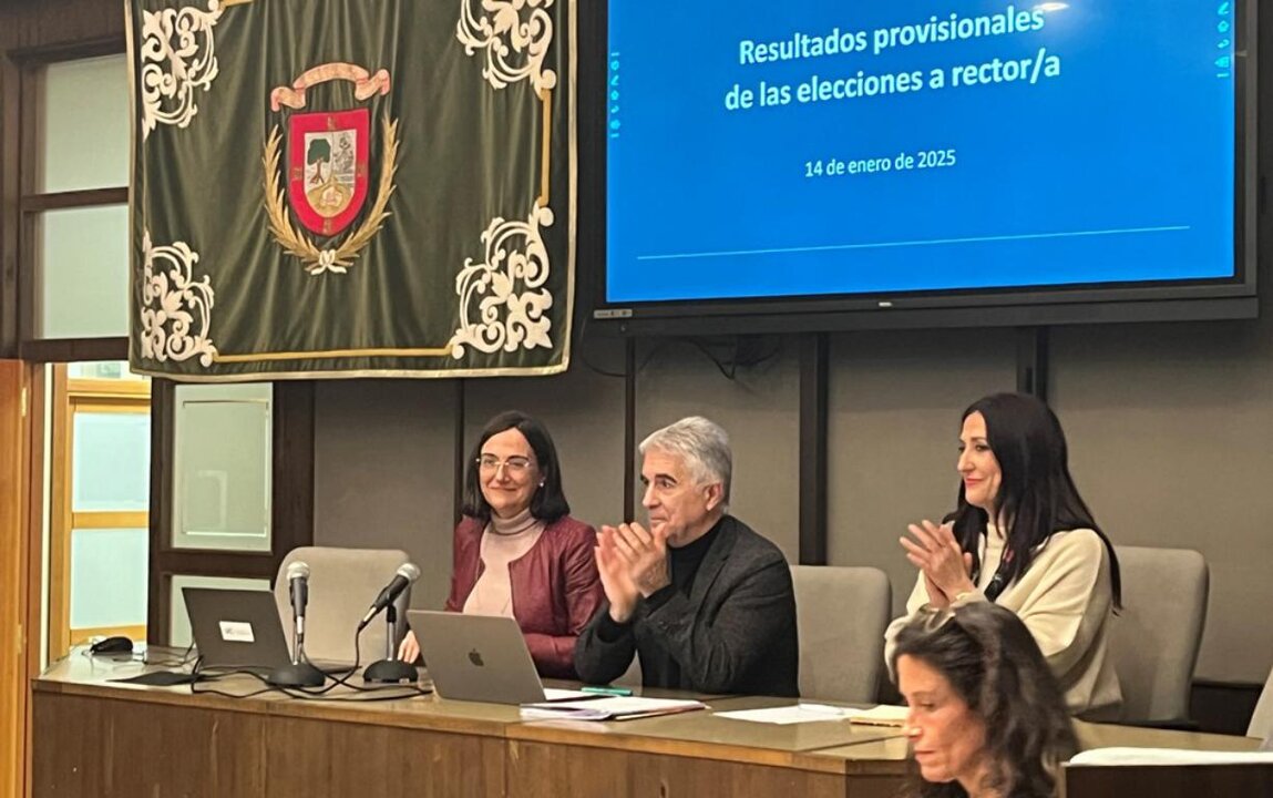 Conchi López primera rectora de la Universidad de Cantabria.