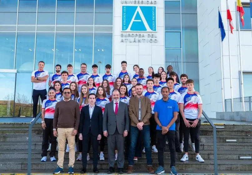 Uneatlántico y la Federación Cántabra de .Atletismo.