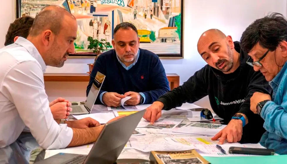 Reunión entre el Ayuntamiento y los vecinos de Tanos.