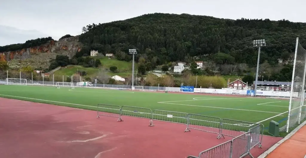 Campo de fútbol del Paloma en Santoña. R.A.