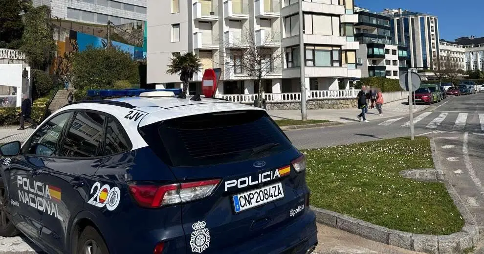 La Policía Nacional persiguió al presunto autor del robo del vehículo.